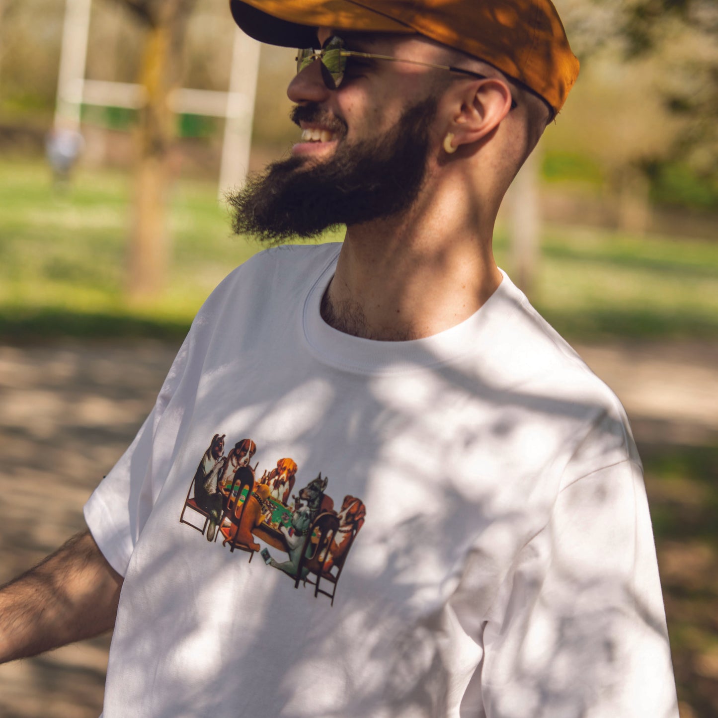 T-Shirt Dogs Playing Yu-Gi